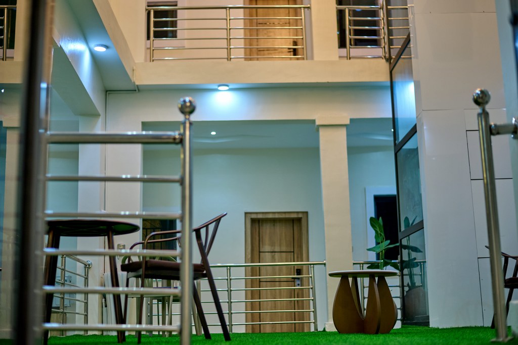 Home Suites courtyard